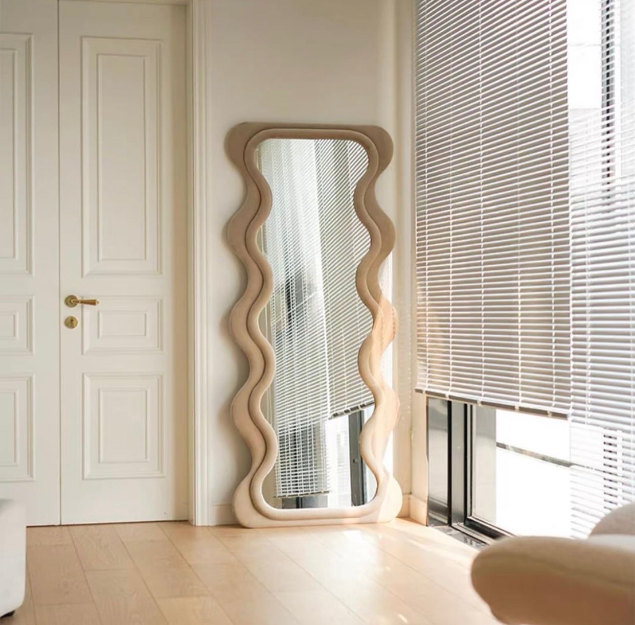 Venus Mirror Velvet Full-Length Mirror