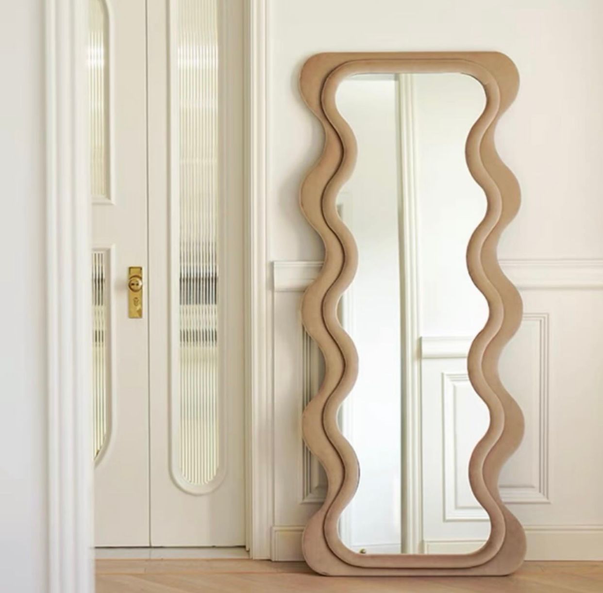 Venus Mirror Velvet Full-Length Mirror